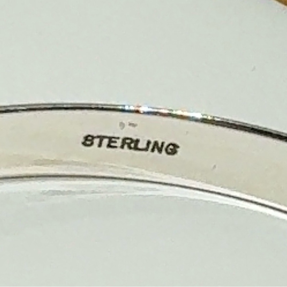 Elegant Textured Sterling Silver Bangle Bracelet - Picture 3 of 6